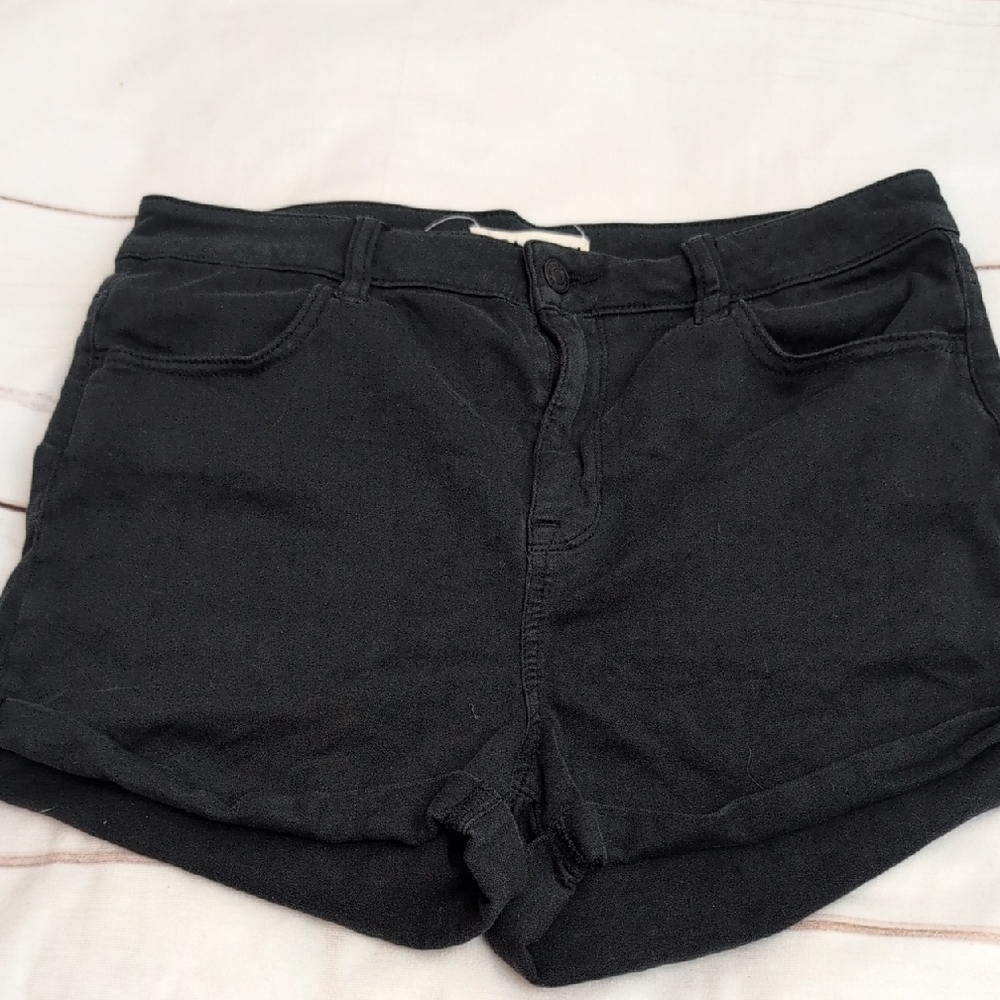 Pacsun Black Rolled Cuff Super Stretch Shorties size 30